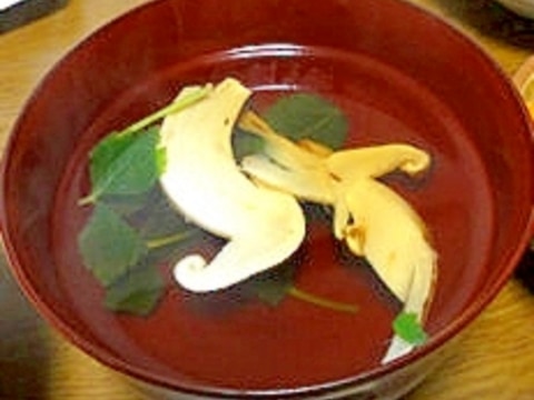 秋のごちそうマツタケのお吸い物 レシピ 作り方 By うっかり0303 楽天レシピ 秋のごちそうマツタケのお吸い物 レシピ 作り方 By うっかり0303 楽天レシピ